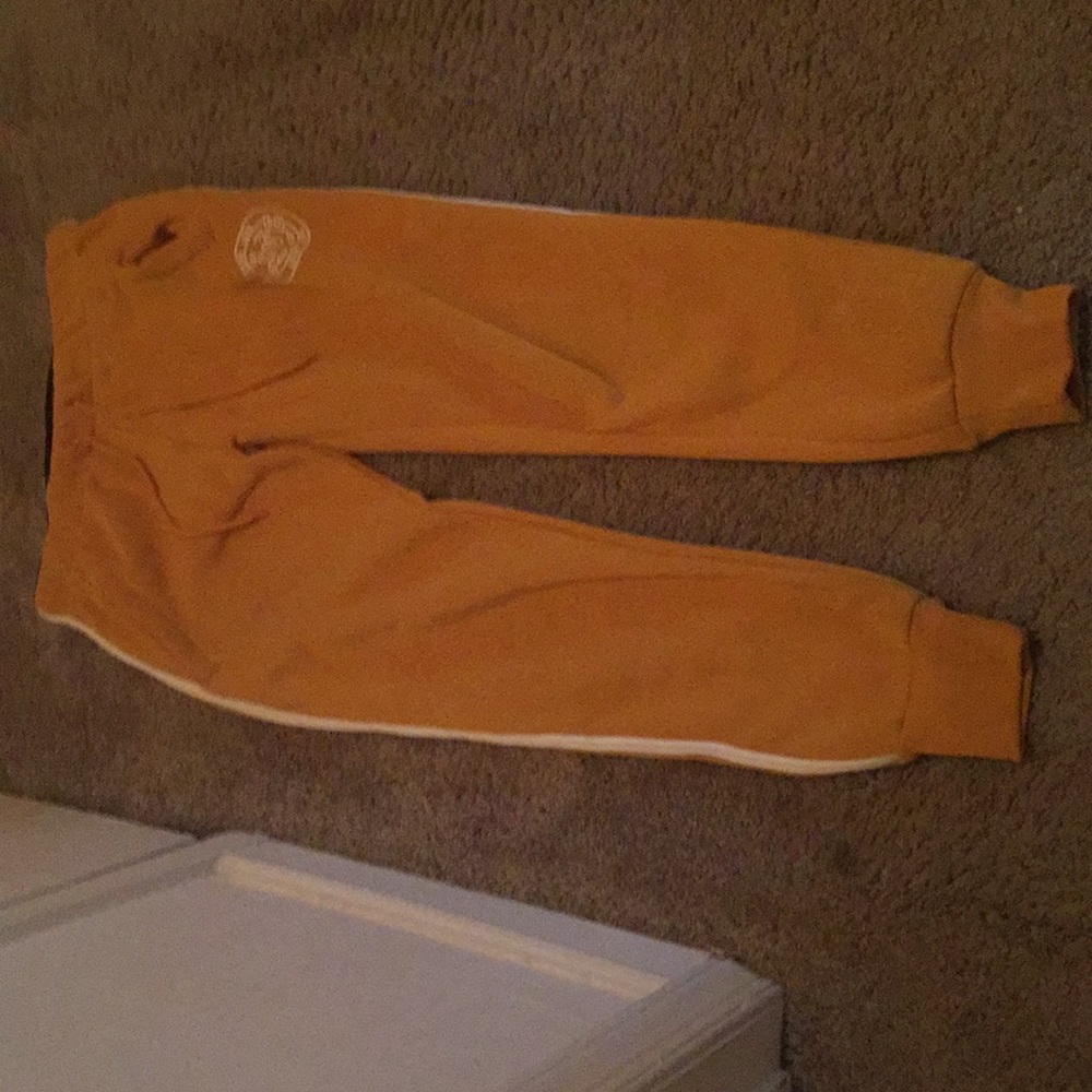Mustard yellow set!